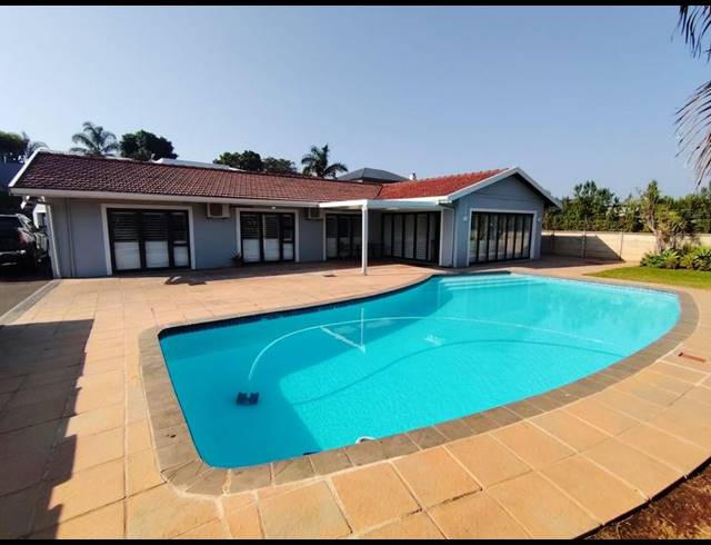 4 BEDROOM HOUSE FOR SALE IN LA LUCIA